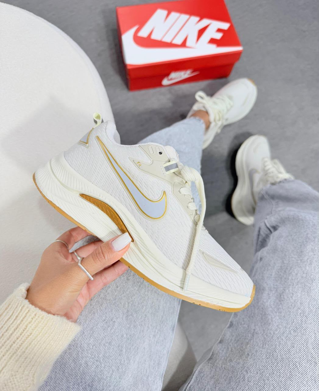 Tênis Nike Fit Off-White