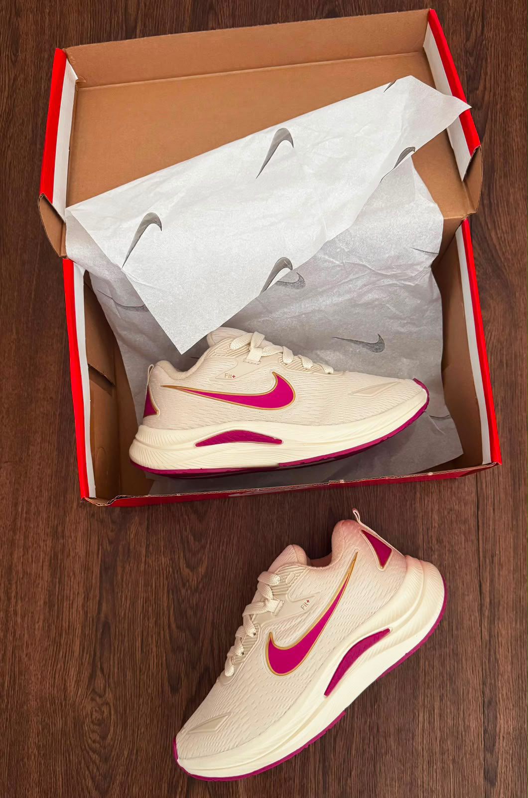 Tênis Nike Fit Off-White